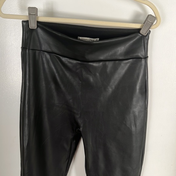 Abercrombie & Fitch Faux Leather Leggings: Size Medium - Picture 4 of 4